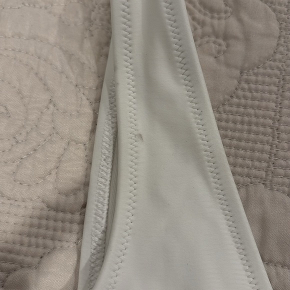 NWT | Aerie Birthday White Splash Around Swimsuit - Scoop Cheekiest Size Medium - Picture 8 of 10